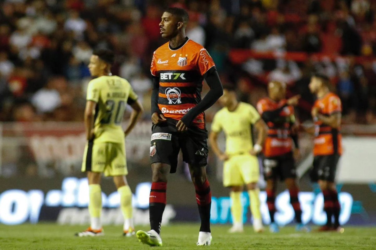 Ex-grêmio, Jean Pyerre fecha contrato com clube gaúcho para Série C.