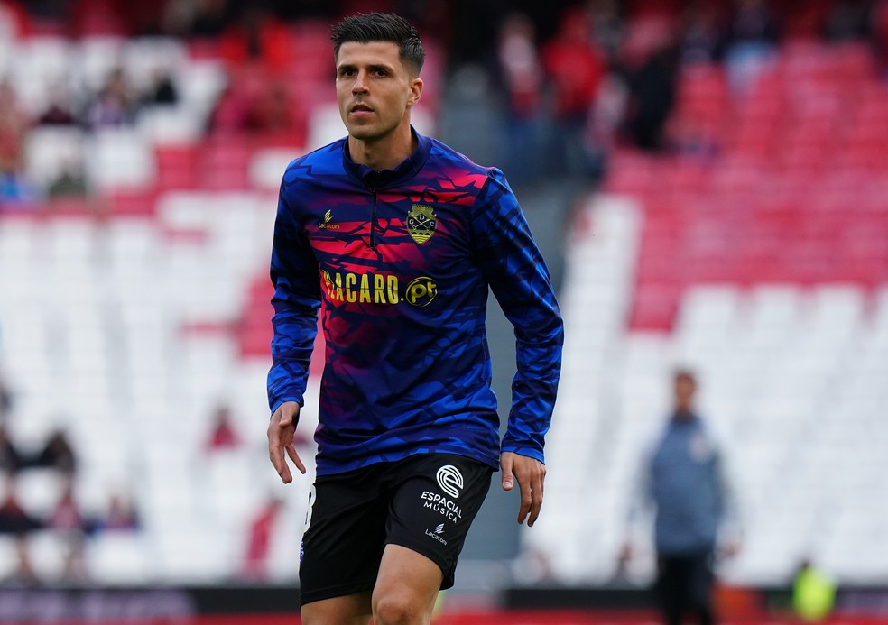 Héctor Hernández em partida do Chaves contra o Benfica em 2024 — Foto: Gualter Fatia/Getty Images