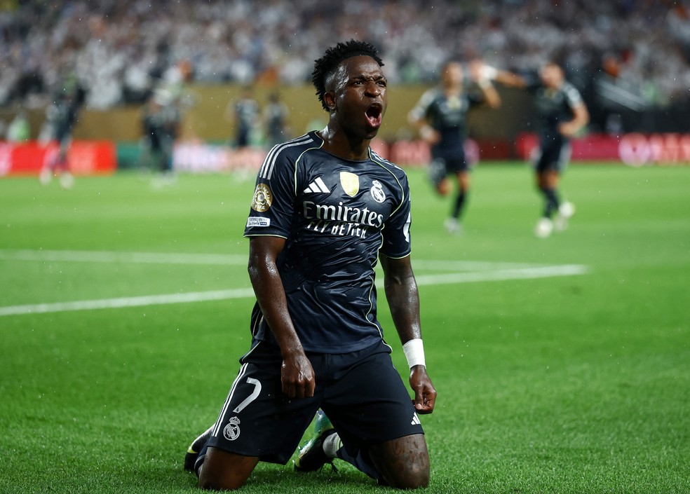 Vini Jr comemora gol em Real Madrid x RB Salzburg — Foto: REUTERS/Lee Smith