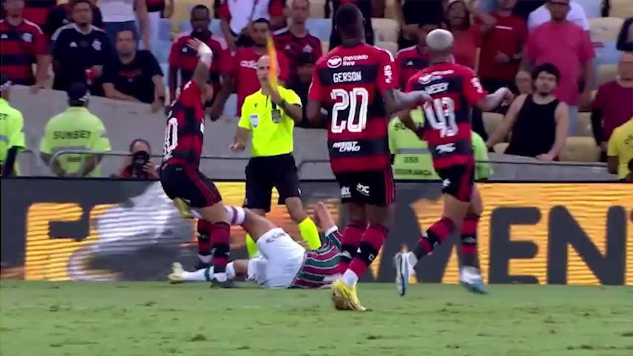Veja a análise do VAR para o pisão de Gabigol em Ganso em Fluminense 0 x 0 Flamengo