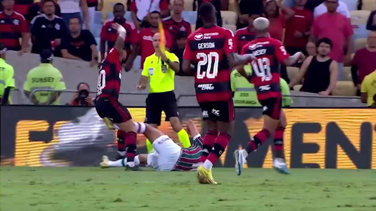 Veja a an&aacute;lise do VAR para o pis&atilde;o de Gabigol em Ganso em Fluminense 0 x 0 Flamengo