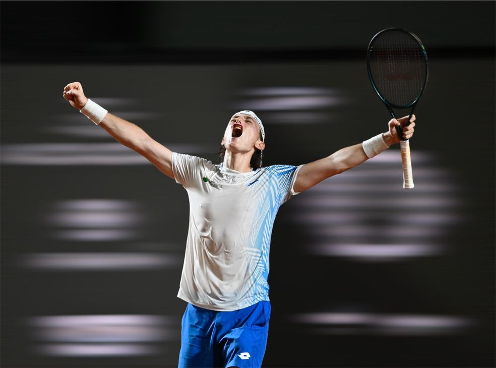 Ignacio Buse comemora vitória sobre João Fonseca no Rio Open — Foto: André Durão