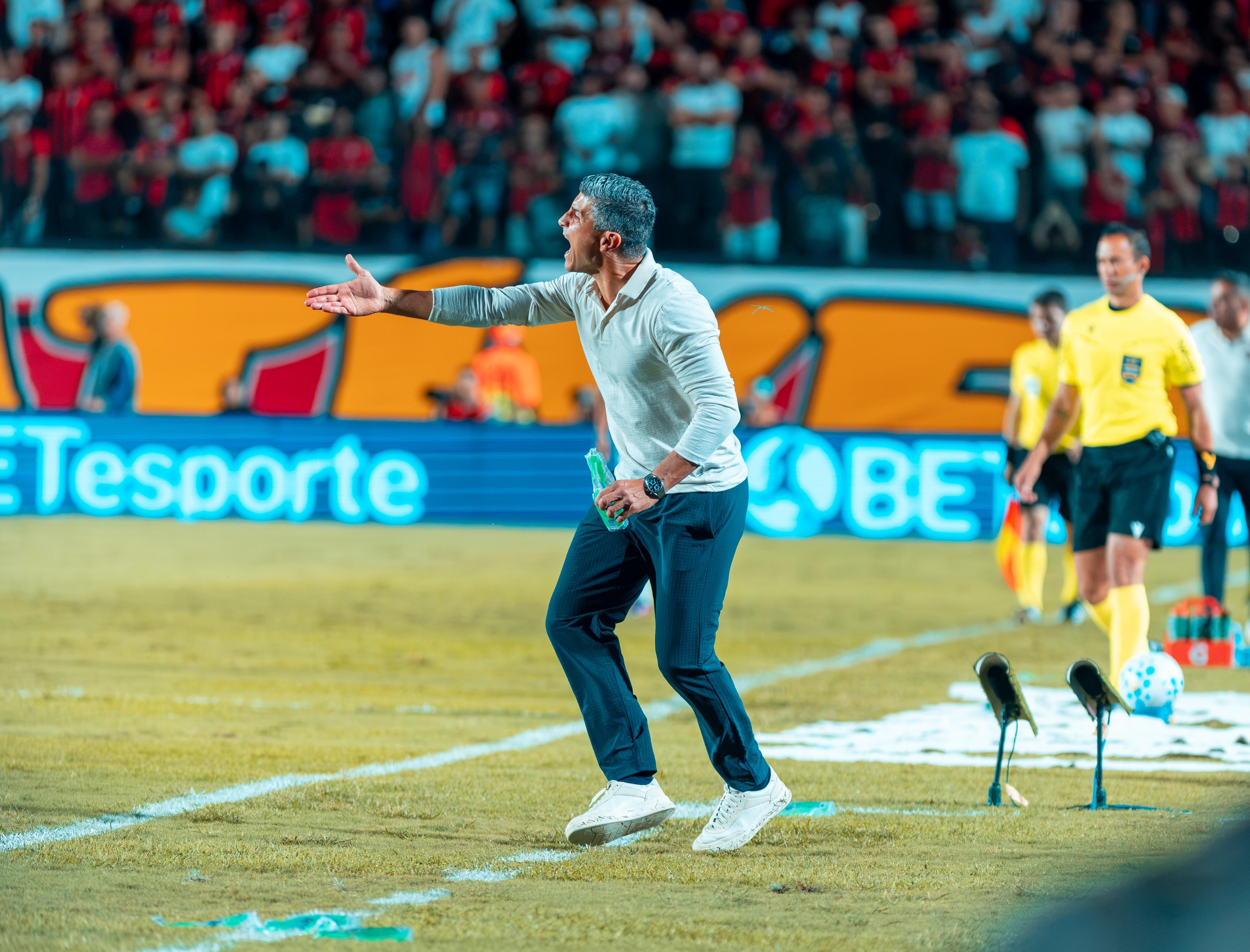 Vasco avança na Copa do Brasil e mira título sob comando de Pedro Emanuel