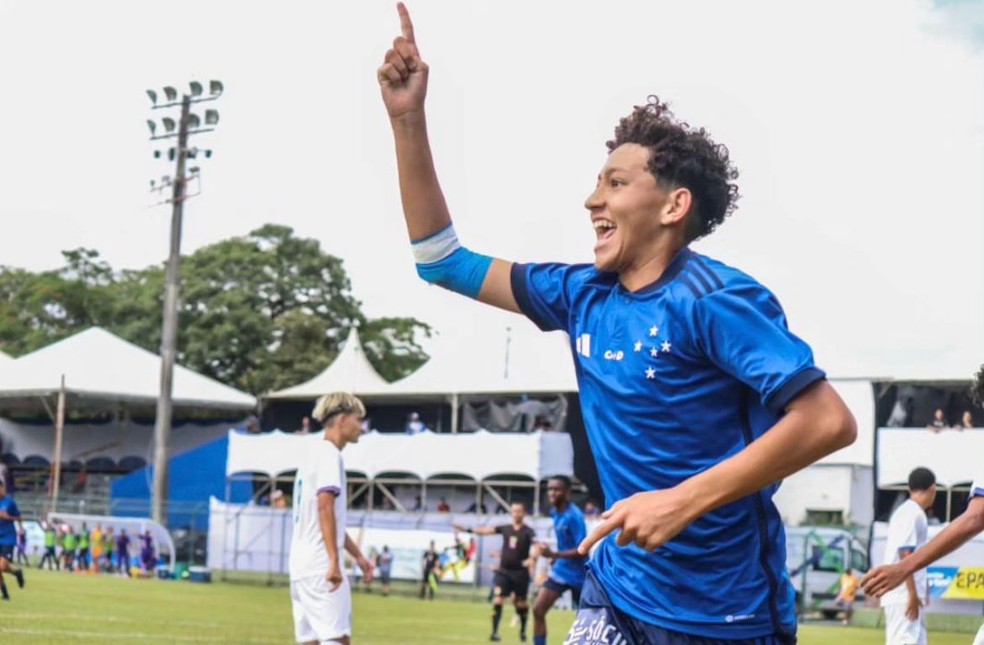 Gui Campos, do Cruzeiro, comemora gol de letra na Copa Votorantim 2024 — Foto: Divulgação/Prefeitura de Votorantim