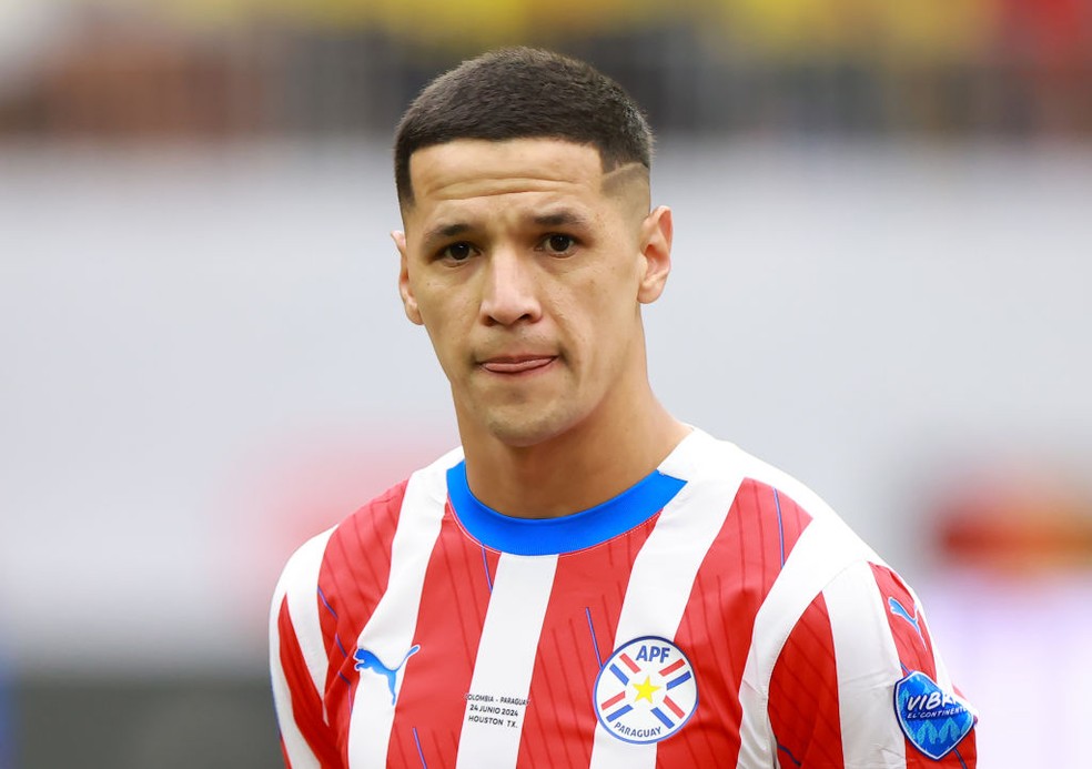 Alex Arce defendeu o Paraguai na última Copa América — Foto: Hector Vivas/Getty Images