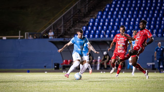 Paulinho Moccelin em Londrina x Penedense