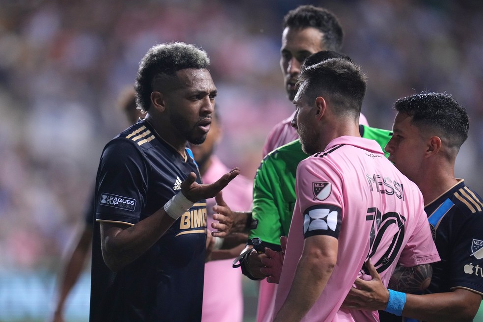 José Martínez e Messi discutem em partida da MLS — Foto: Mitchell Leff/Getty Images
