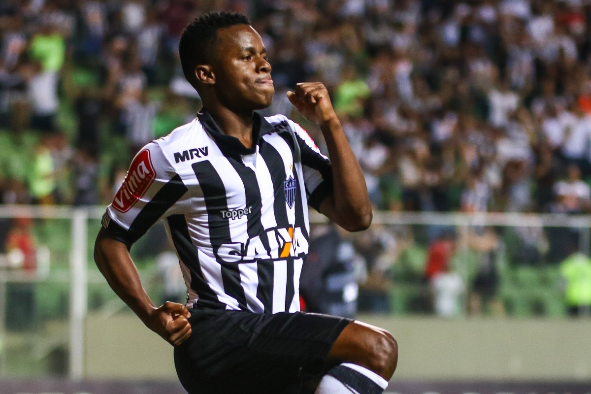 Galo' vira com Cazares e Fred e volta a vencer em casa no Brasileirão