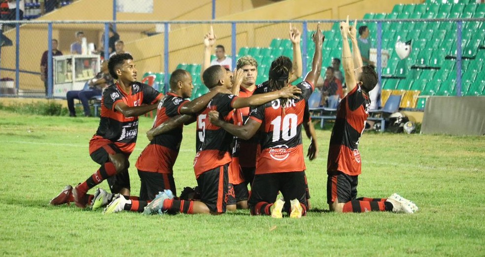 Perdemos dois pontos. O Flamengo tem que ganhar todos os jogos', diz Dome  após empate nos acréscimos