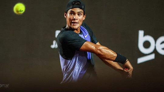 Guto Miguel mostra competitividade, mas cai para lituano na estreia do Rio Open