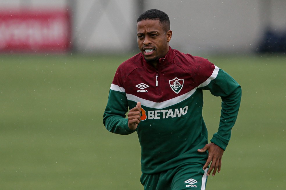 Keno, em treino do Fluminense — Foto: Lucas Merçon/Fluminense