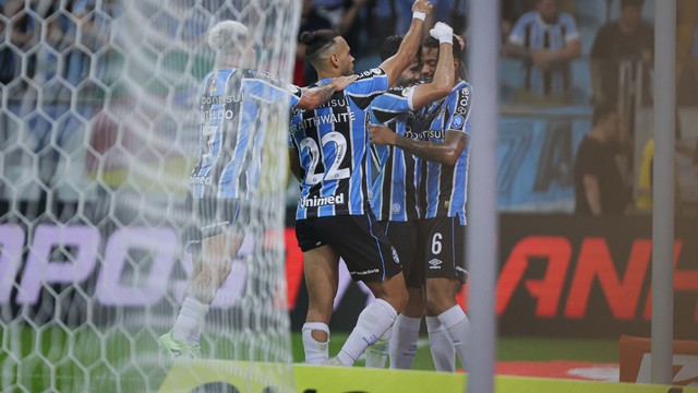 Braithwaite comemora gol do Grêmio contra o Flamengo