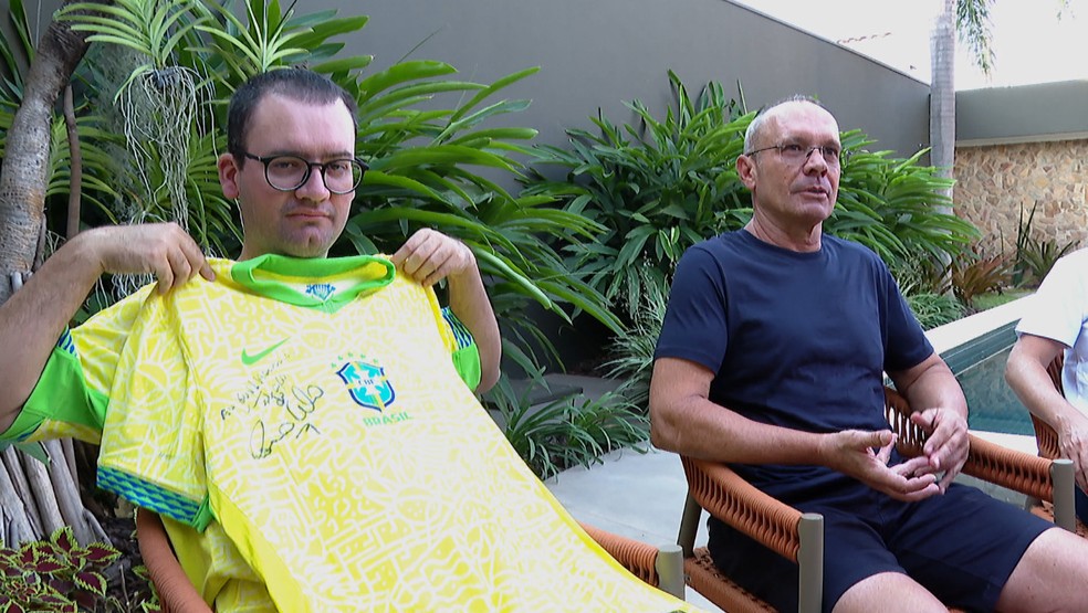 Guilherme Gilbertoni, fã que ganhou camisa autografada de Ronaldo — Foto: Fábio Júnior/EPTV