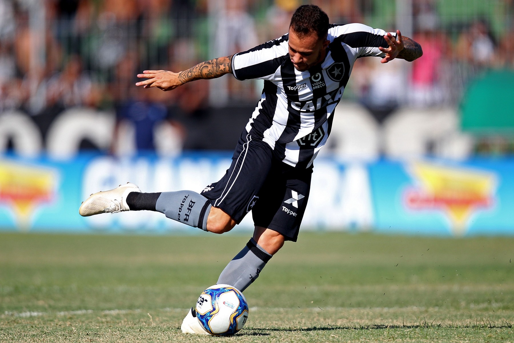 Chape tenta chegada de Gustavo Ferrareis na devolução de Marcos Vinicius ao Botafogo  | Ge