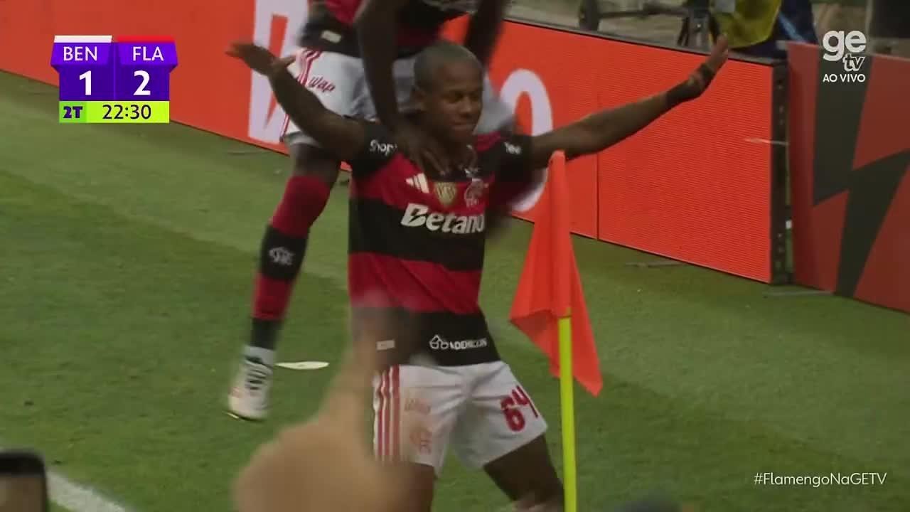 Jhon Durán acerta com o Benfica e chega a sexto clube em três anos