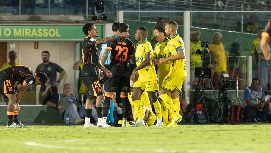 Corinthians perde a primeira com Diniz e entra na zona de rebaixamento do Brasileirão — image 4