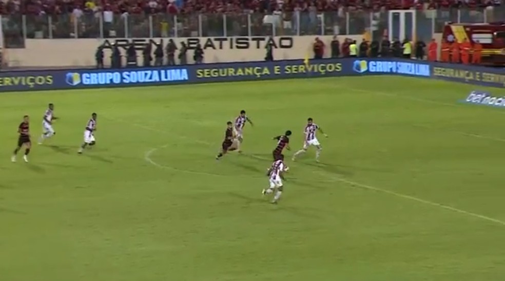 Chance de gol desperdiçada por Pedro em Bangu x Flamengo — Foto: Reprodução