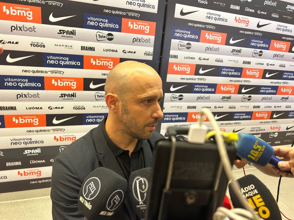 Alessandro Nunes fala após Corinthians x Santos na Arena — Foto: Marcelo Braga