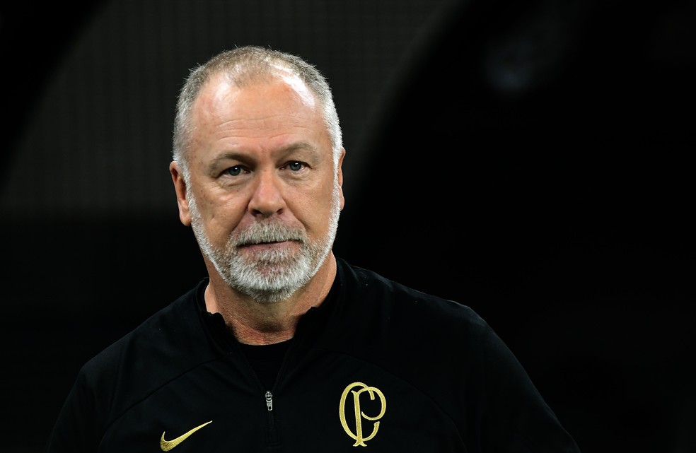 Mano Menezes em Corinthians x Atlético-MG — Foto: Marcos Ribolli