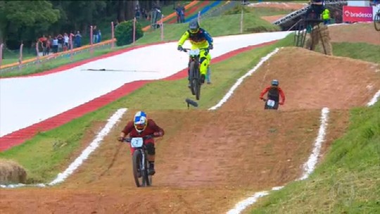 Bicampeão da Copa Américafutebol ao vivo playDownhill realiza o sonho da pista própria para treinar na pandemia - Programa: Bom Dia Brasil 