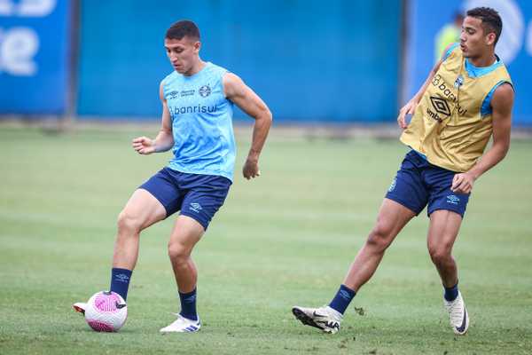 Renato aguarda retorno de convocados para definir escalação no Gre-Nal.