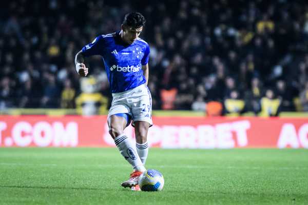 Atuações do Cruzeiro: Destaque de Romero e falhas de atacante e zagueiro