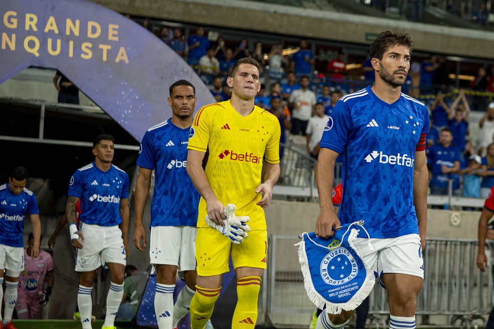 Neris, Rafael Cabral e Lucas Silva foram vaiados durante Cruzeiro x Alianza — Foto: Staff Images / Cruzeiro