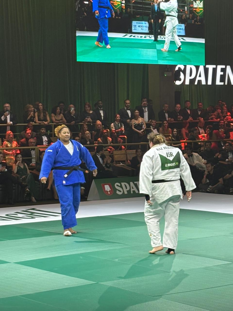 Raz Hershko vence Bia Souza pela 1ª vez no Spaten Fight Night 3