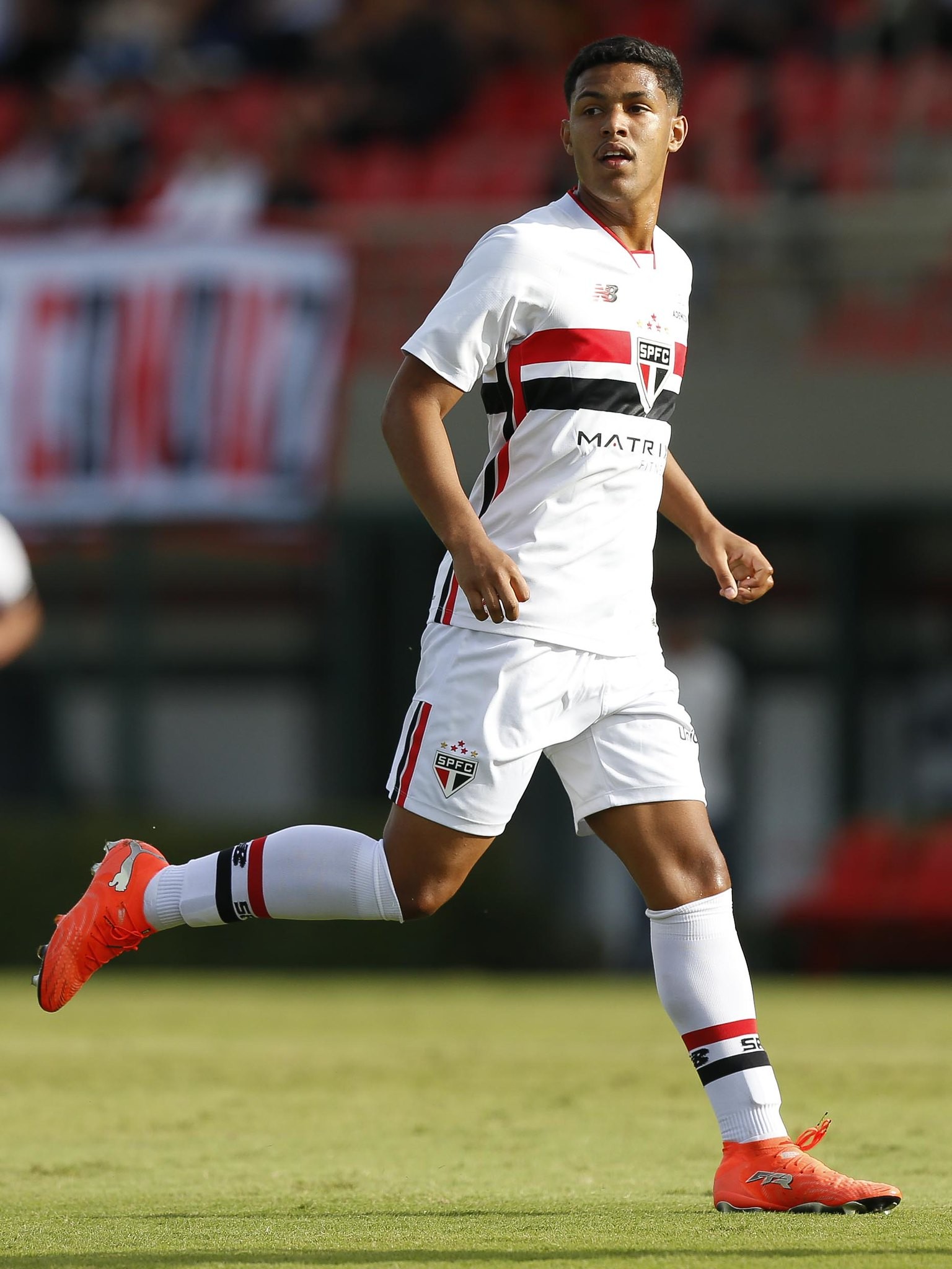 Como está Ryan Francisco na base do São Paulo dois meses após retornar de grave lesão