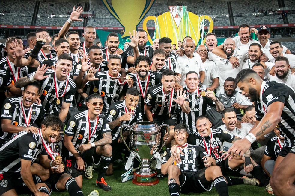 Análise: Atlético-MG se reinventa na ousadia de Milito e conquista título com resiliência | atlético-mg | ge