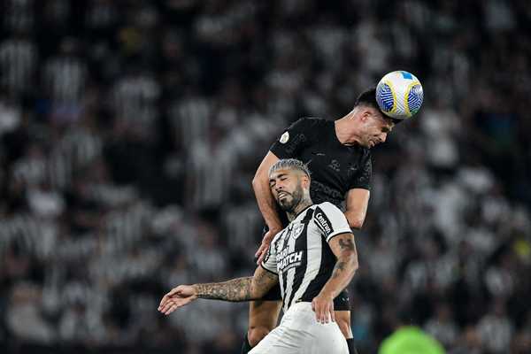 Atuações do Corinthians: Romero e Raniele recebem notas baixas em derrota para o líder.