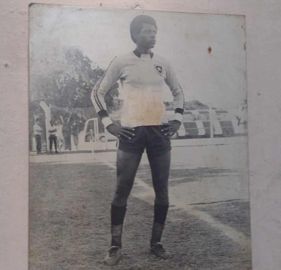 José Cláudio, pai do goleiro Carlos Miguel, pelo Botafogo nos anos 1970 — Foto: Arquivo pessoal