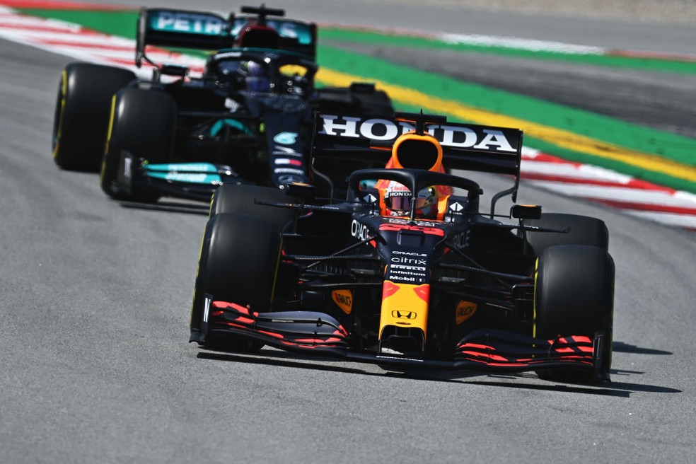 Bottas lidera treinos livres da F1. Verstappen troca motor