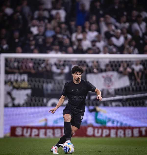 Como André Ramalho conquistou vaga de titular no Corinthians rapidamente.