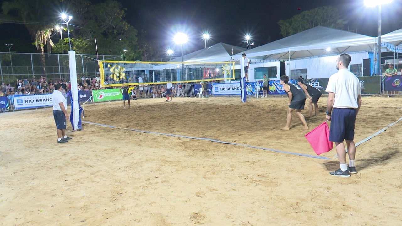 Sem pódio na Copa Nacional, técnico valoriza evolução da base do vôlei de praia do Acre