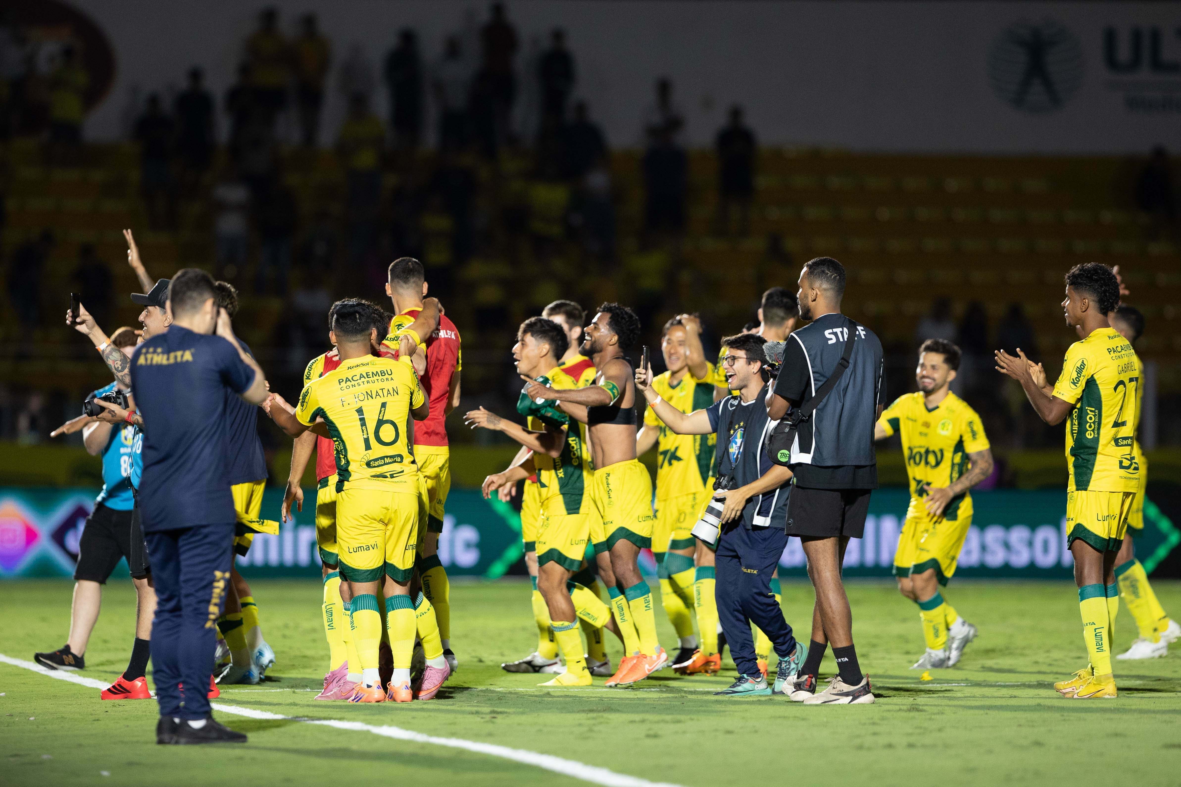 Mirassol desafia Palmeiras, líder do campeonato, e reacende a briga pelo título com vitória emocionante