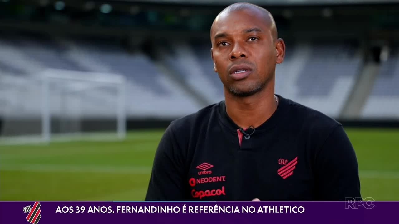 No Athletico, Fernandinho diz que gostariacasa de aposta brjogar até os 45, 50 anoscasa de aposta bridade