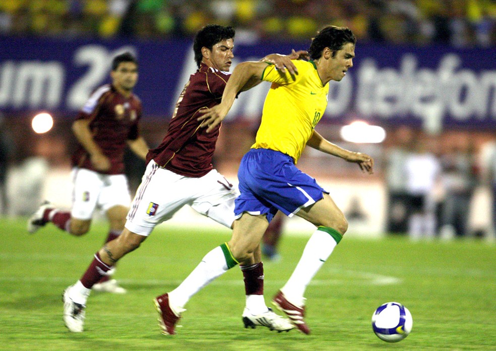 Kaka, Brasil X Venezuela 2009 — Foto: Agência O Globo