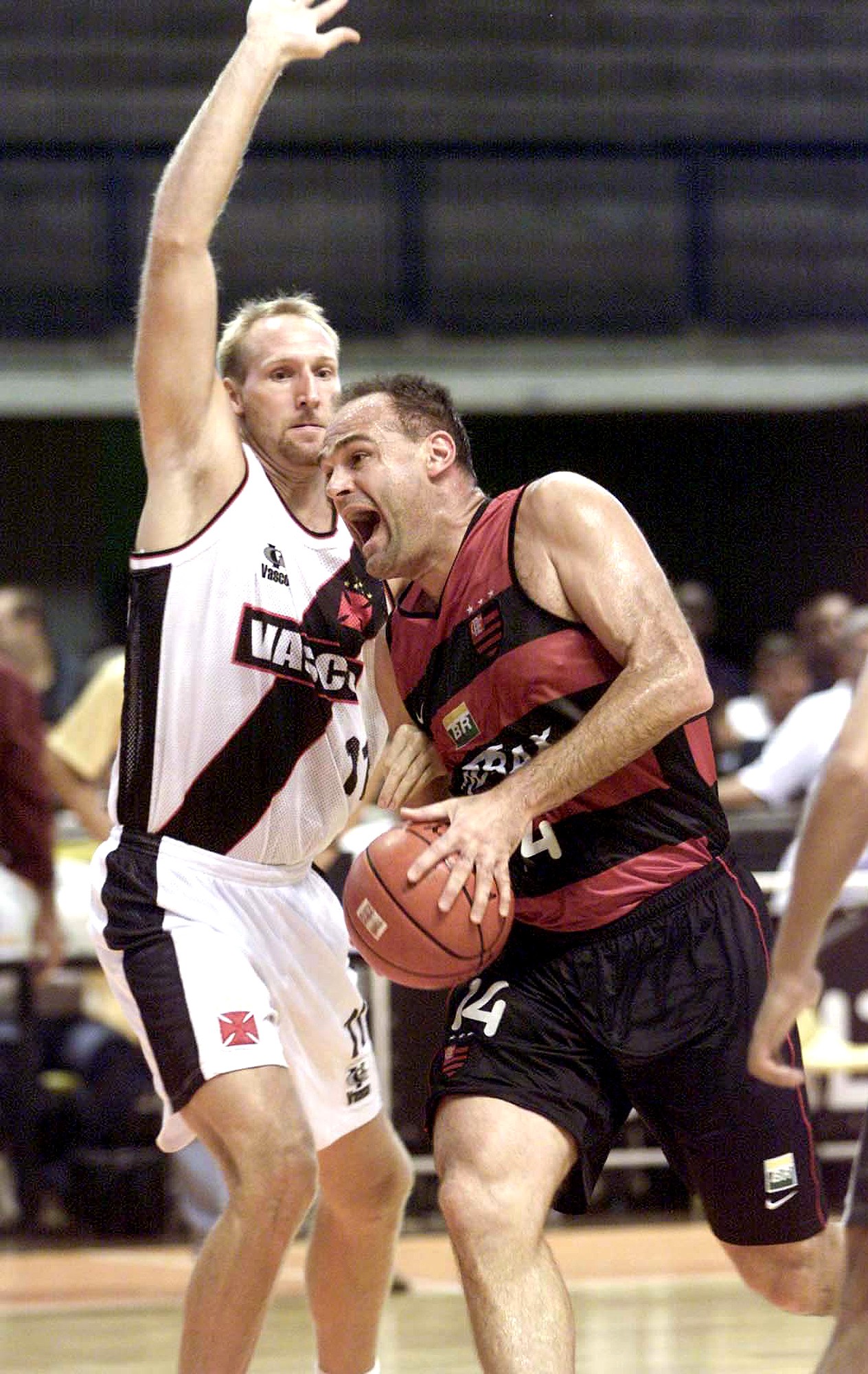 Flamengo presta homenagens a Oscar Schmidt, lenda que encantou o clube com sua brilhante trajetória