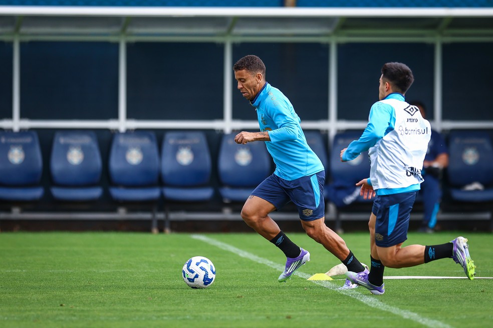 Marcos Rocha em treinamento do Grêmio no CT Luiz Carvalho — Foto: Lucas Uebel / Grêmio Divulgação