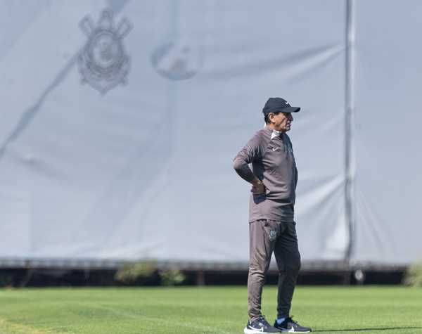 Corinthians inicia preparação para oitavas da Copa do Brasil.