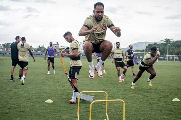 Escalação do Vitória contra o Botafogo: veja desfalques, dúvidas e time provável após último treino