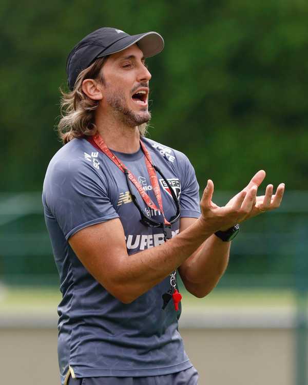 Garotos da Copinha buscam oportunidade para brilhar com Zubeldía no São Paulo