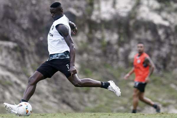 Botafogo lineup: Artur Jorge tests alternatives, and the tendency is for Luiz Henrique to start |  com.botafogo