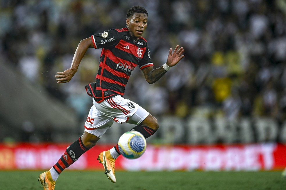 Plata em ação em sua estreia pelo Flamengo — Foto: Marcelo Cortes / CRF