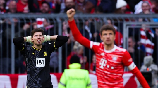 Borussia desmorona após falha e entrega liderança ao Bayern em questão de minutos