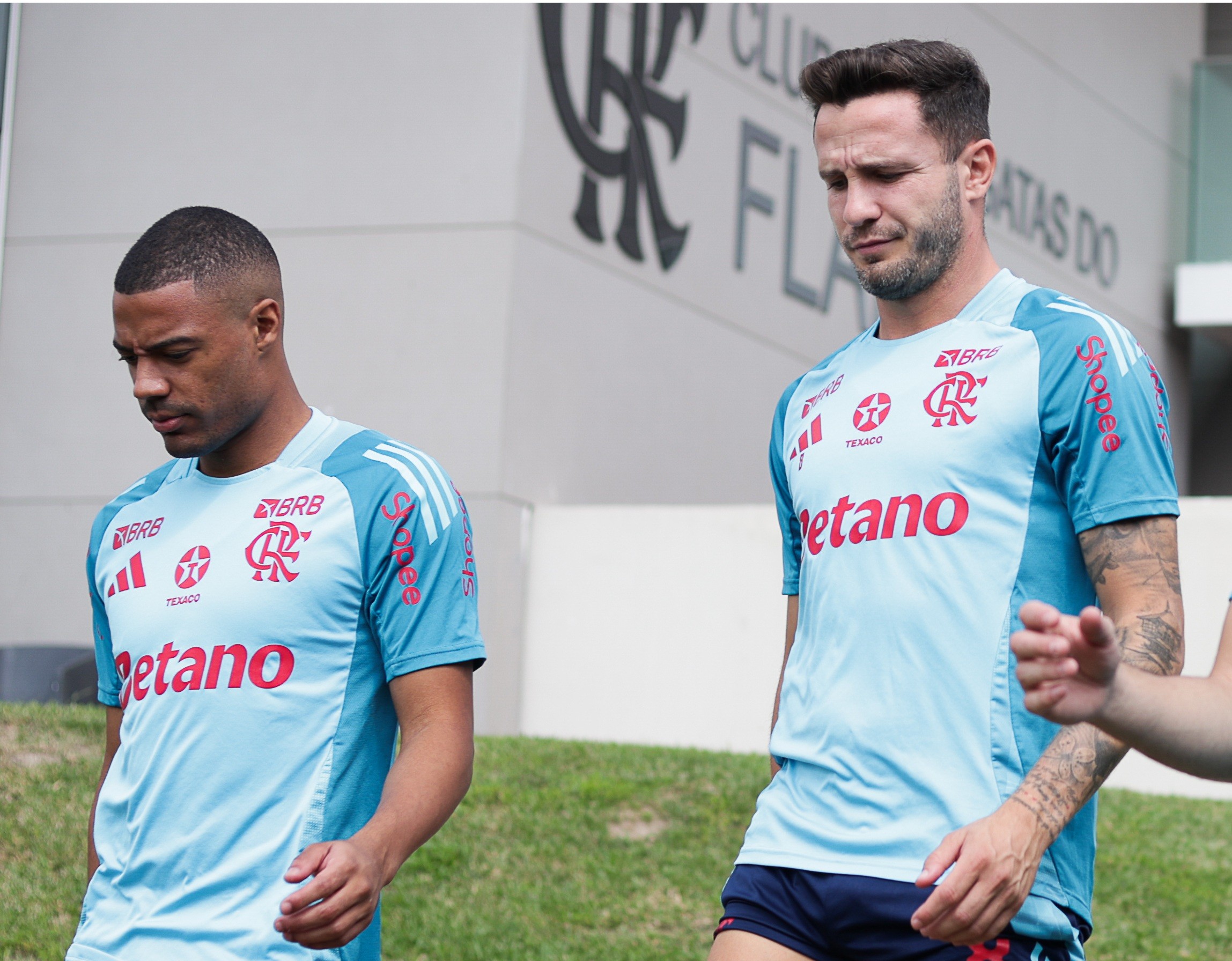 Escalação do Flamengo: Danilo entra no lugar de Léo Ortiz, e time deve repetir dupla De la Cruz e Saúl