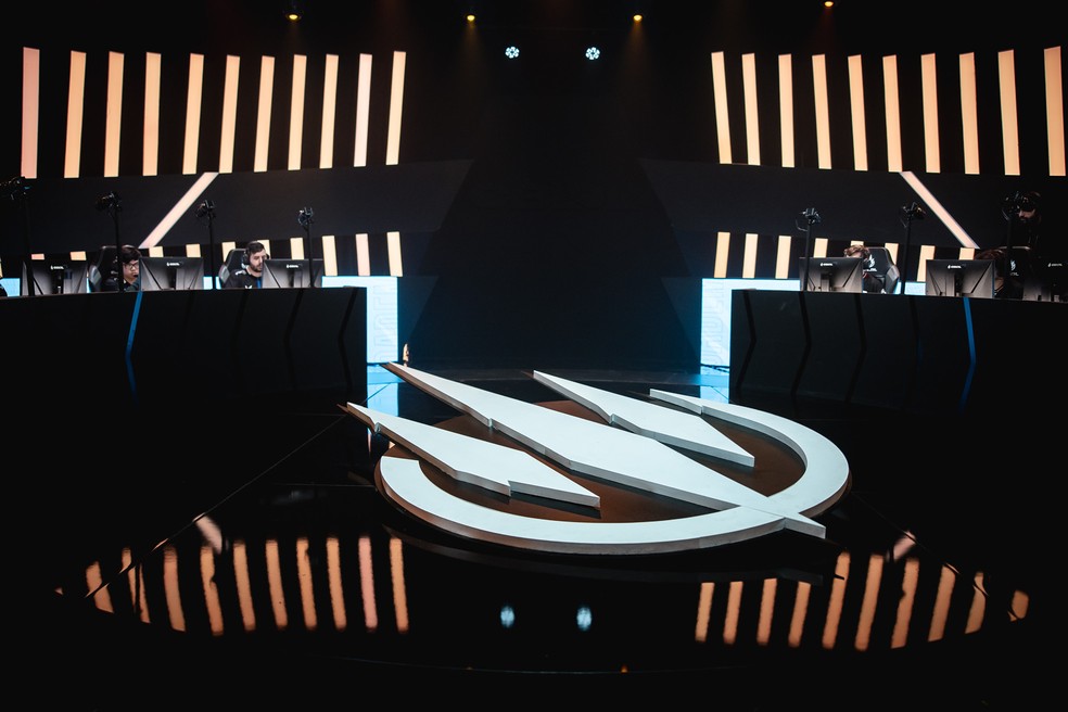 Palco do CBLOL Academy 2023 em dia de jogos dos playoffs — Foto: Bruno Alvares/Riot Games