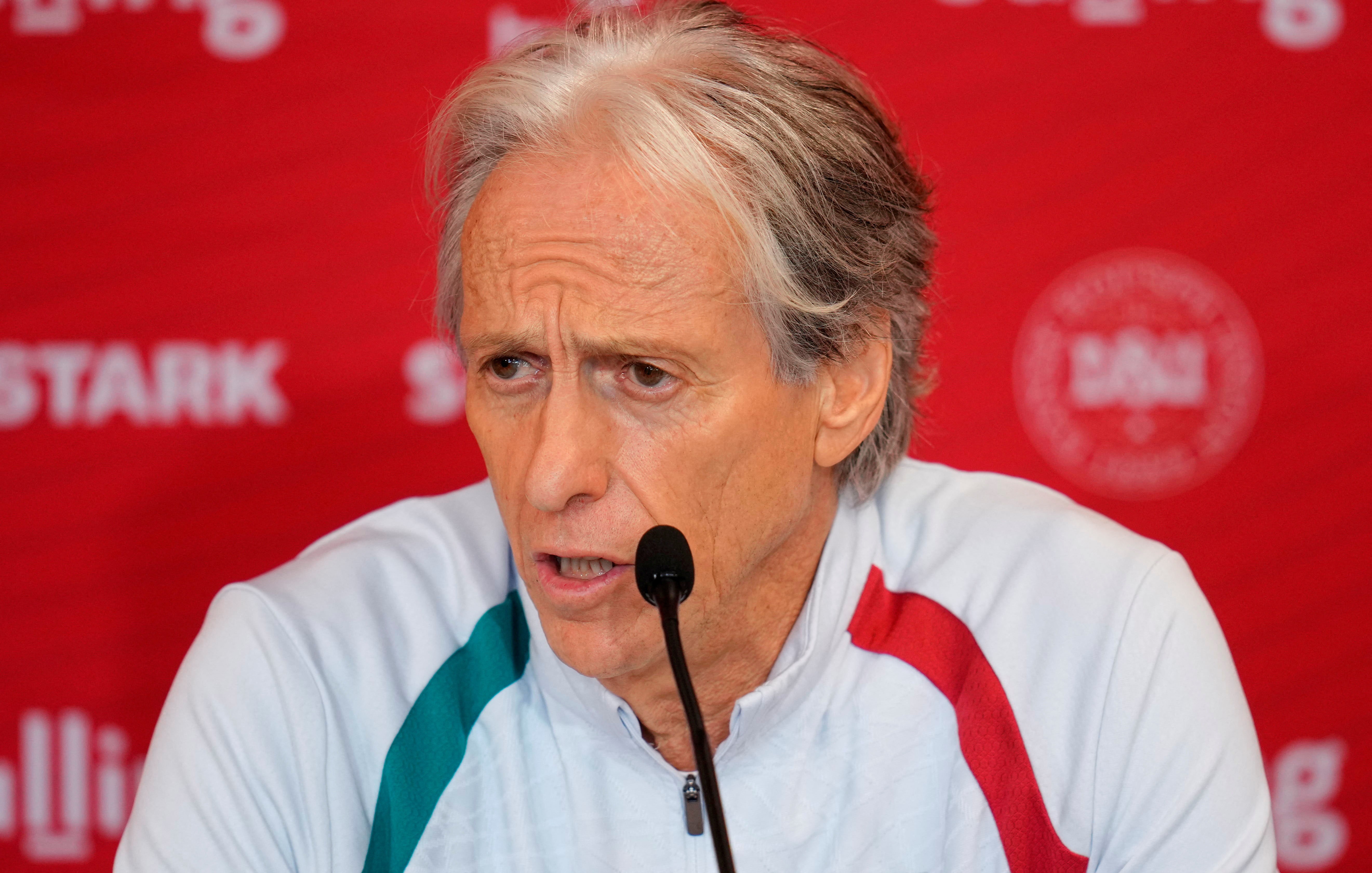 Jorge Jesus elogia Cristiano Ronaldo em meio à crise com o craque: "Símbolo da seleção"
