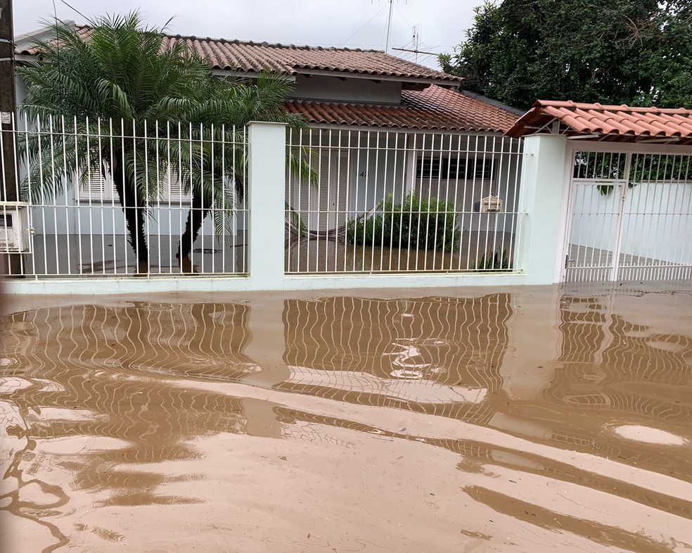 Antiga casa de Patrick foi totalmente tomada pela água — Foto: Reprodução/Arquivo Pessoal